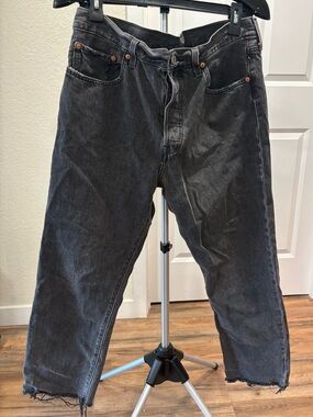 Levi’s black jeans